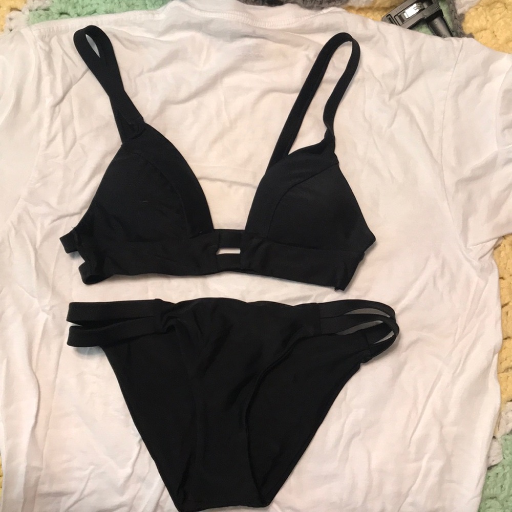 Black bikini